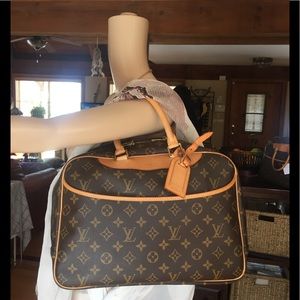 ❤️Classic Forever GorG LV Deauville EUC NAME TAG